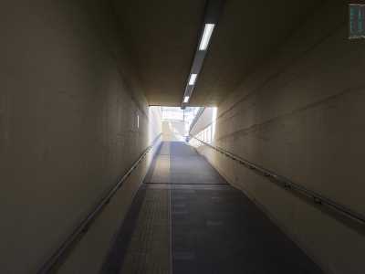 Non ci resta a questo punto che percorrere l�ormai �famoso� sottopasso. Ci ritroviamo in un tunnel effettivamente un po� buio...